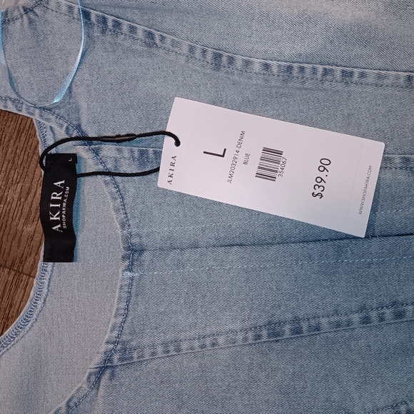 AKIRA Light Blue Denim Crop Top - Picture 3 of 3